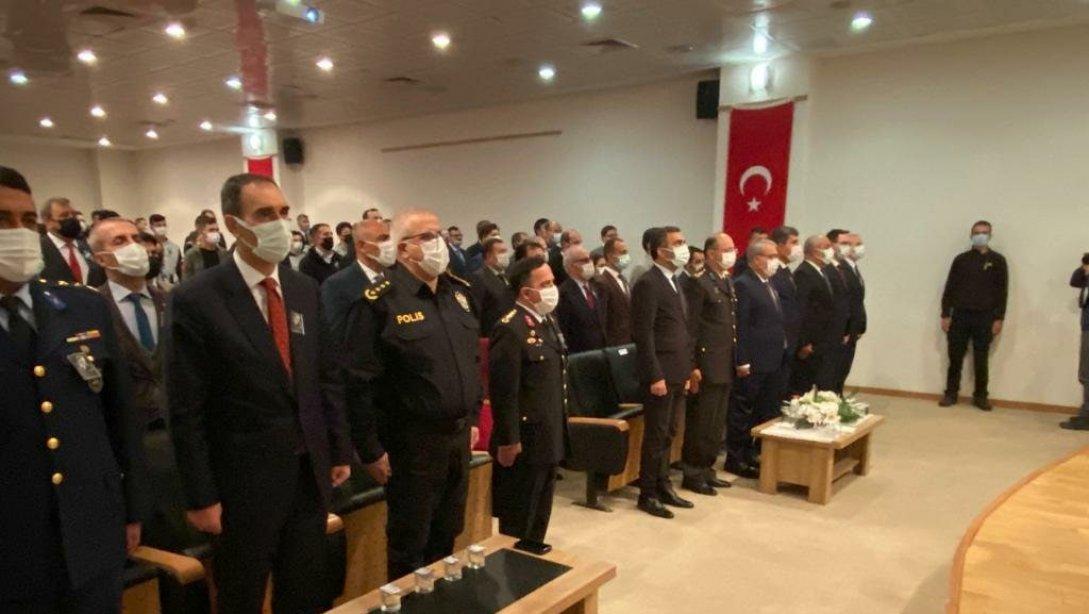 İl Müdürümüz sayın Enver KIVANÇ, Muş Valisi Doç. Dr. İlker GÜNDÜZÖZ'ün katılımıyla gerçekleşen  10 Kasım Atatürk'ü Anma Günü Programına katıldı.