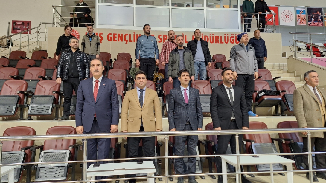 İL MİLLÎ EĞİTİM MÜDÜRÜMÜZ SAYIN ENVER KIVANÇ, 2024-2025 EĞİTİM-ÖĞRETİM YILI OKUL SPORLARI KAPSAMINDA BADMİNTON GENÇLER A GRUP İL BİRİNCİLİĞİ MÜSABAKALARI AÇILIŞ TÖRENİNE KATILDI