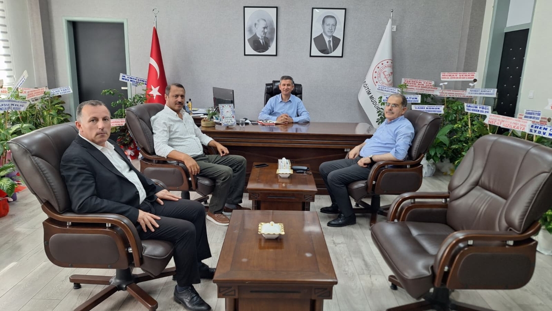  TARIM VE ORMAN BAKANLIĞI MÜŞAVİRİ DR. TURAN KARAHAN, KÜLTÜR VE TURİZM İL MÜDÜR YARDIMCISI SADETTİN YILDIRIM VE ERHAN GÖKÇEK, İL MİLLÎ EĞİTİM MÜDÜRÜMÜZ SAYIN ABDULKADİR ALTAY'A HAYIRLI OLSUN ZİYARETİNDE BULUNDULAR